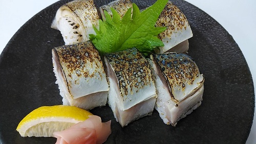 シメ鯖のあぶり寿司
